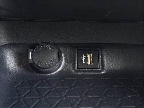 Used 2025 Toyota RAV4 XLE image 23