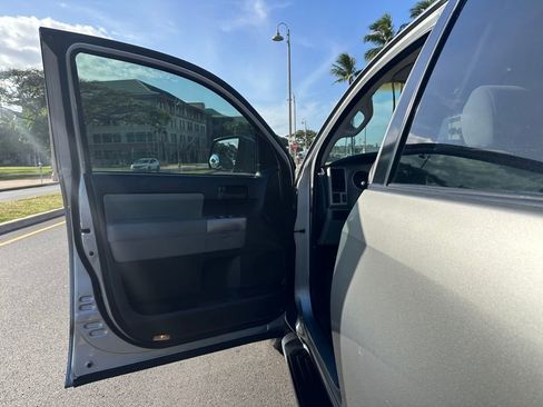 Used 2008 Toyota Sequoia SR5 RWD image 16