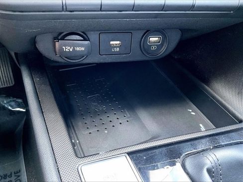 Used 2023 Hyundai Elantra Limited w/ Preferred Accessory Package image 26
