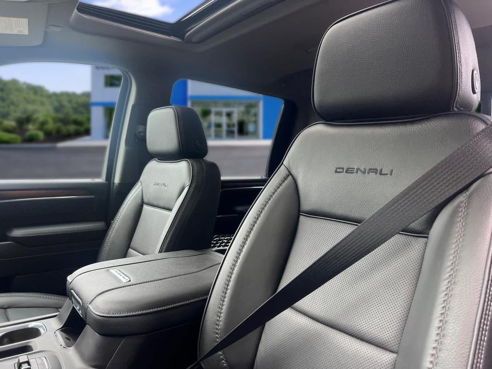 Certified 2026 GMC Sierra 2500 Denali w/ Denali Reserve Package AWD/4WD image 13