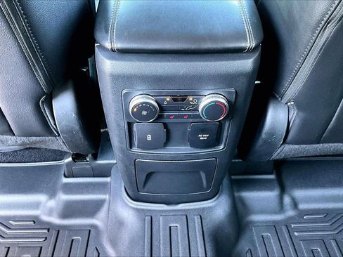 Used 2022 Ford Explorer Limited w/ Equipment Group 301A RWD image 16