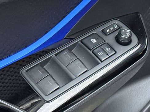 Used 2020 Toyota C-HR XLE image 21