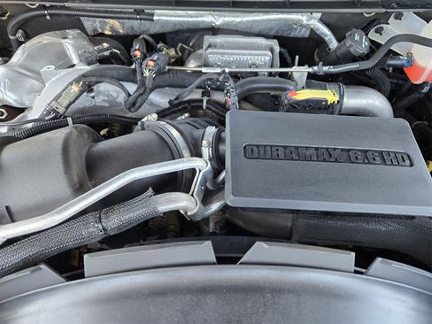 Used 2022 Chevrolet Silverado 2500 High Country image 31