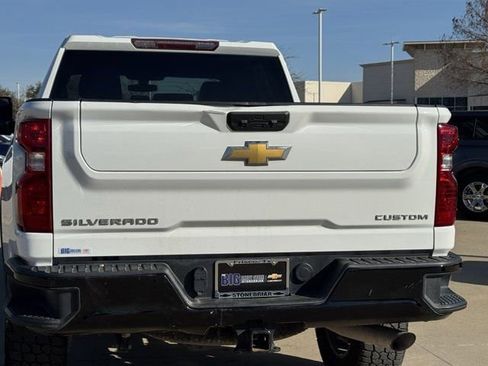 Used 2022 Chevrolet Silverado 2500 Custom w/ Custom Convenience Package image 8