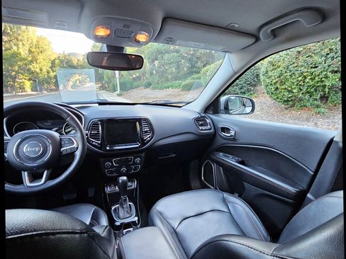 Used 2019 Jeep Compass Limited image 39