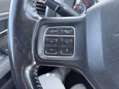 Used 2020 RAM 1500 Classic SLT w/ Luxury Group image 16