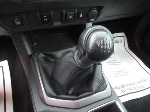 Used 2021 Toyota Tacoma TRD Sport w/ TRD Premium Sport Package AWD/4WD image 20