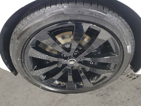 New 2025 Land Rover Range Rover Sport Dynamic SE image 9