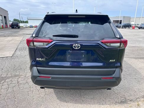Used 2024 Toyota RAV4 XLE w/ Convenience Package FWD image 4