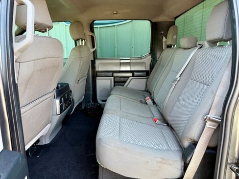 Used 2017 Ford F250 XLT w/ XLT Premium Package AWD/4WD image 34