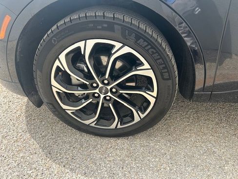 Used 2024 Lincoln Nautilus Reserve AWD/4WD image 14