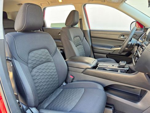 Used 2022 Nissan Pathfinder SV image 33