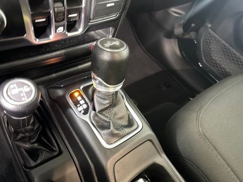 Used 2023 Jeep Wrangler Unlimited w/ Cold Weather Group image 19