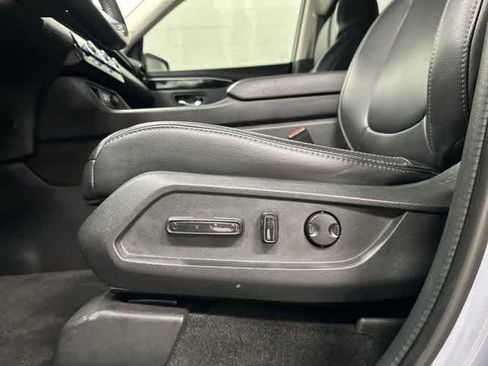 Certified 2023 Honda Pilot Touring image 27