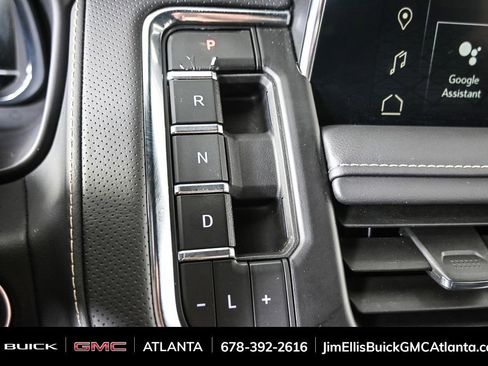 Used 2024 GMC Yukon SLT image 17