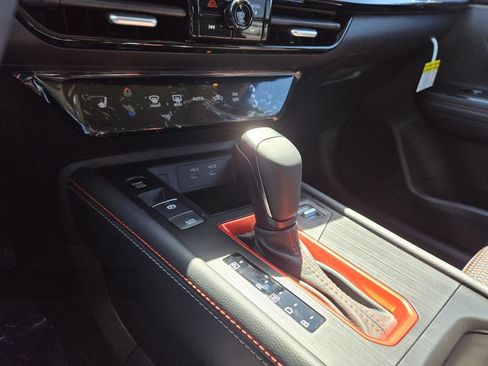 New 2026 Nissan Kicks SR w/ SR Premium Package FWD image 15