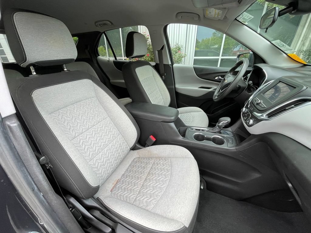 Used 2023 Chevrolet Equinox LT w/ LPO, Cargo Package FWD image 31
