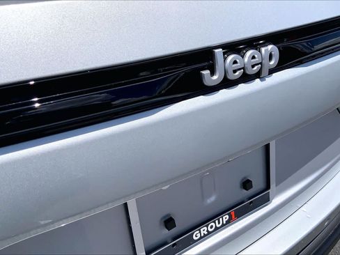 Used 2026 Jeep Grand Cherokee Limited AWD/4WD image 31