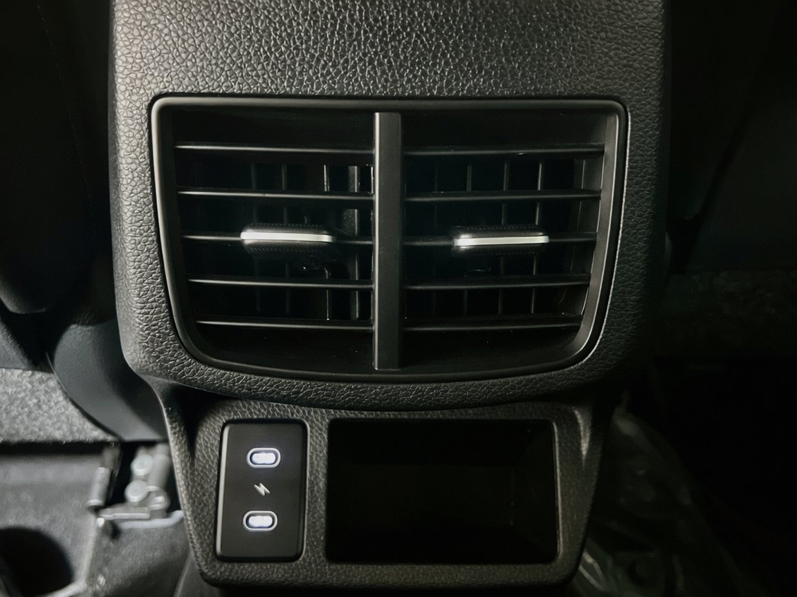 Used 2025 Kia Seltos S FWD image 17