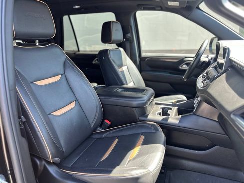 Used 2023 GMC Yukon AT4 w/ AT4 Premium Package AWD/4WD image 12