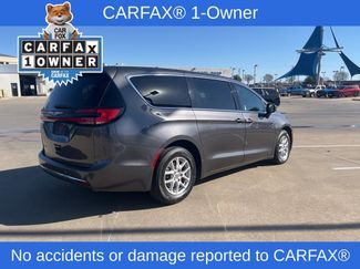 Used 2023 Chrysler Pacifica Touring-L video 2