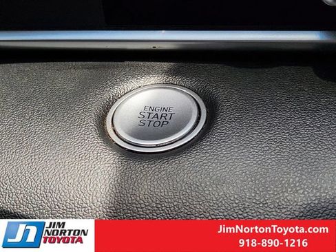 Used 2022 Hyundai Elantra SEL w/ Convenience Package FWD image 22