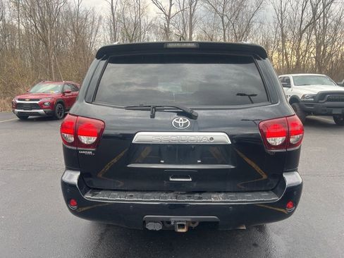 Used 2018 Toyota Sequoia Limited w/ Safety & Convenience Package image 4