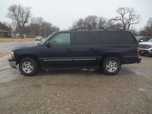 Used 2004 Chevrolet Suburban LT w/ Preferred Equipment Group image 1