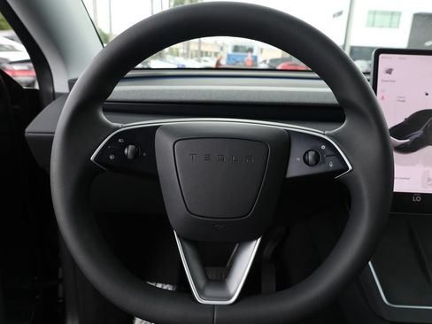 Used 2026 Tesla Model Y Long Range RWD image 40