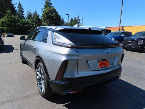 Used 2024 Cadillac Lyriq Sport AWD/4WD image 5