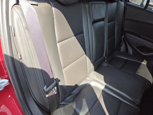 Used 2018 Chevrolet Trax Premier FWD image 28