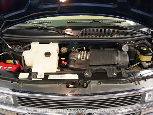 Used 2001 Chevrolet Express 1500 w/ Preferred Equipment Group 3 image 34