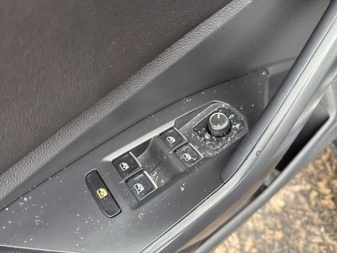 Used 2024 Volkswagen Jetta SE image 12