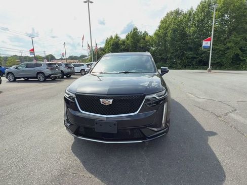 Used 2022 Cadillac XT6 Sport w/ Technology Package AWD/4WD image 4