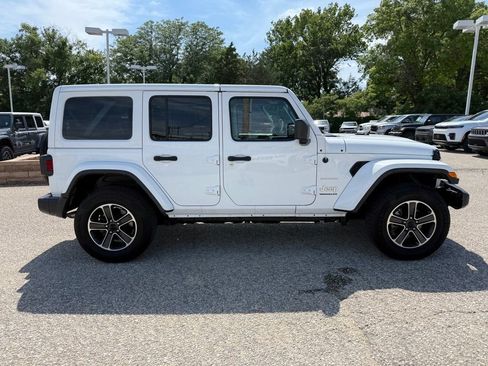 Used 2023 Jeep Wrangler Unlimited Sahara AWD/4WD image 34