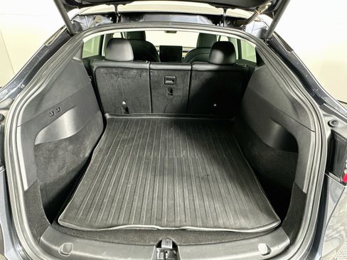 Used 2021 Tesla Model Y Long Range AWD/4WD image 29