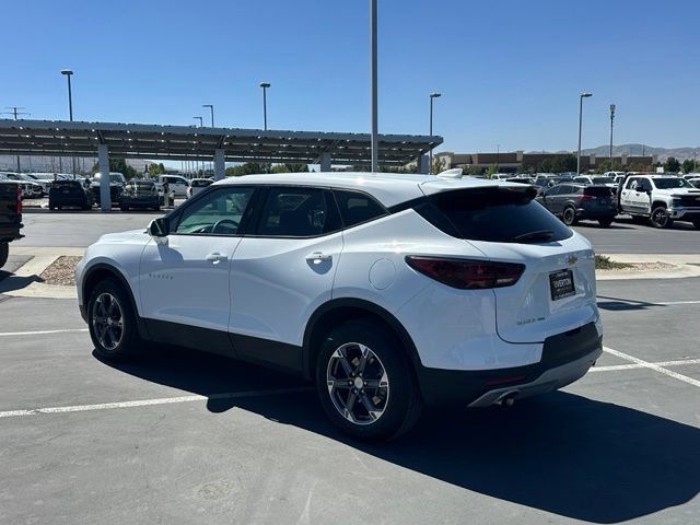 Certified 2025 Chevrolet Blazer LT AWD/4WD image 3