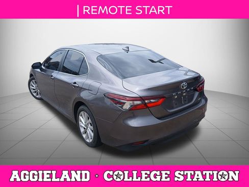 Used 2022 Toyota Camry LE FWD image 4