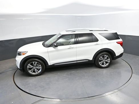 Used 2020 Ford Explorer Platinum w/ Premium Technology Package AWD/4WD image 29