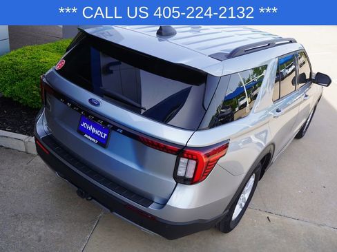 Used 2025 Ford Explorer Active w/ Active Comfort Package RWD image 14