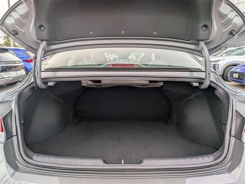 Used 2025 Hyundai Elantra Sport image 30