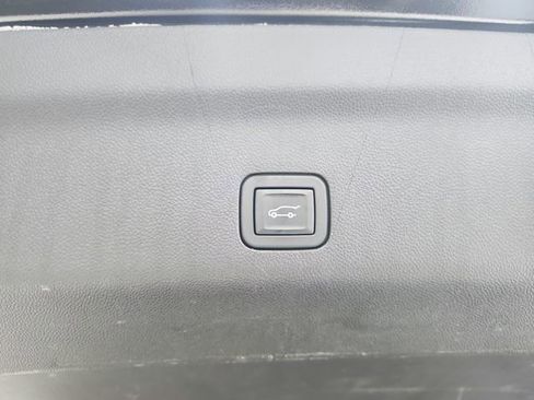 Used 2024 Chevrolet Tahoe Premier AWD/4WD image 50