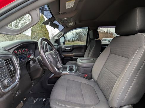 Used 2021 Chevrolet Silverado 1500 LT Trail Boss w/ Convenience Package II image 11