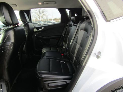 Used 2025 Ford Escape Platinum w/ Class II Trailer Tow Package AWD/4WD image 21