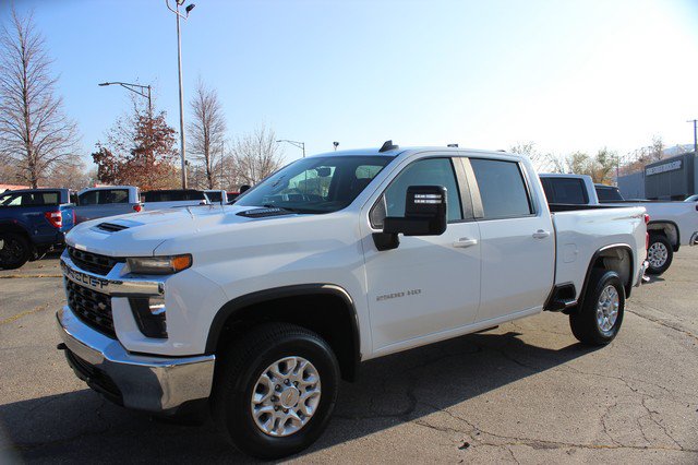 Used 2022 Chevrolet Silverado 2500 LT w/ Fleet Comfort Package AWD/4WD image 1