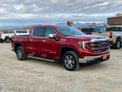 New 2026 GMC Sierra 1500 SLT image 7