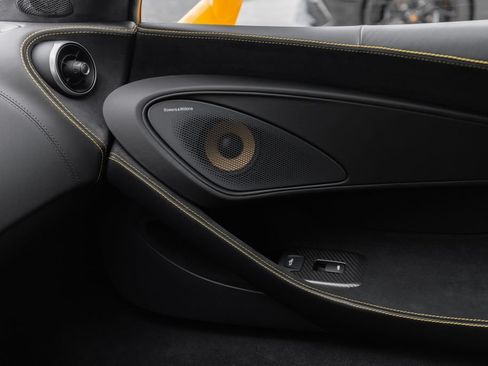 Used 2019 McLaren 570S Spider RWD image 28