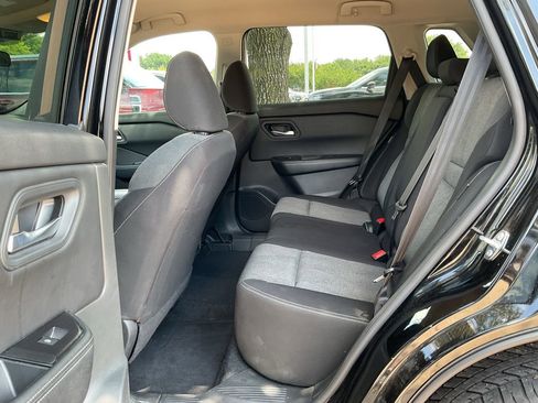 Used 2025 Nissan Rogue SV FWD image 10