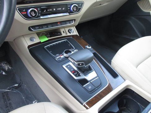 Used 2018 Audi Q5 2.0T Premium Plus AWD/4WD image 29