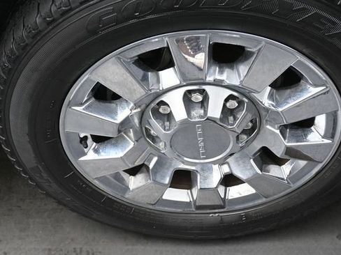Used 2019 GMC Sierra 2500 Denali w/ Duramax Plus Package AWD/4WD image 31